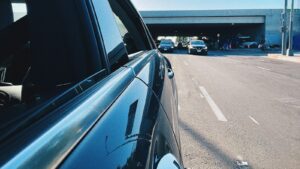 Histórico veicular completo: Tudo que você precisa saber Carros estacionados para consultar o histórico veicular completo