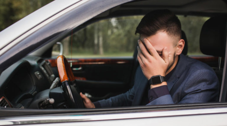 Como evitar golpes na compra de carros usados