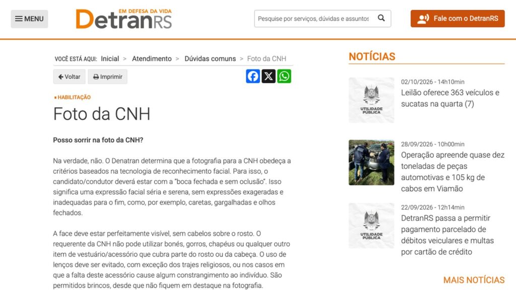 Página do Detran-RS com as regras da foto da CNH: boca fechada, rosto visível e sem boné ou chapéu