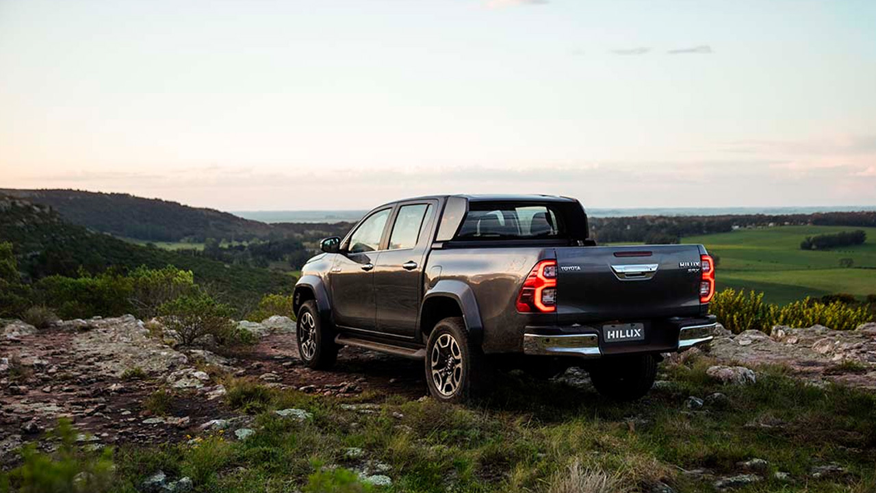 Toyota Hilux SRX Plus 2025