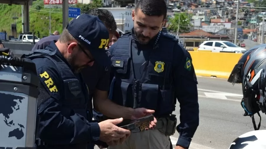 Como o Scanner 'Dedo-Duro' da Polícia Detecta Itens Ilegais em Veículos