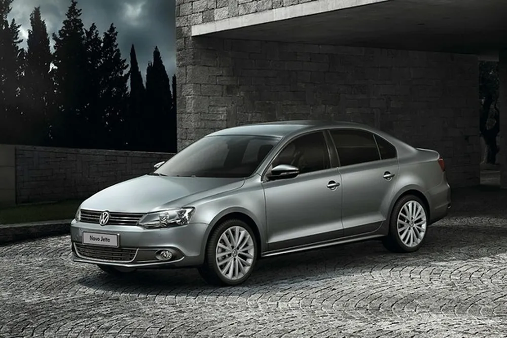 Volkswagen Jetta Highline 2.0 TSI 2013