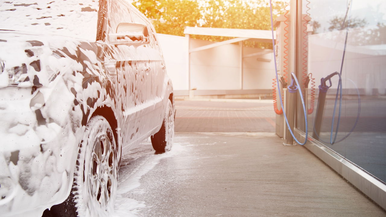 Carro elétrico: Você pode lavar como um carro a gasolina?