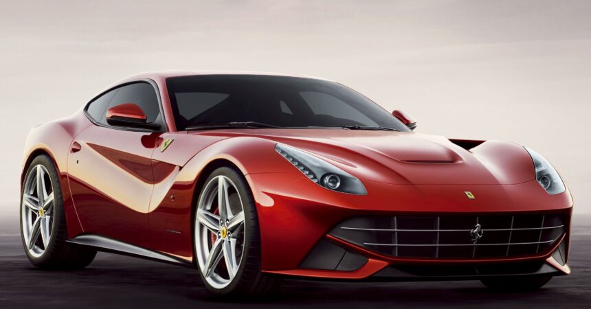 Ferrari F12 Berlinetta: Um Ícone de Performance e Design Automotivo