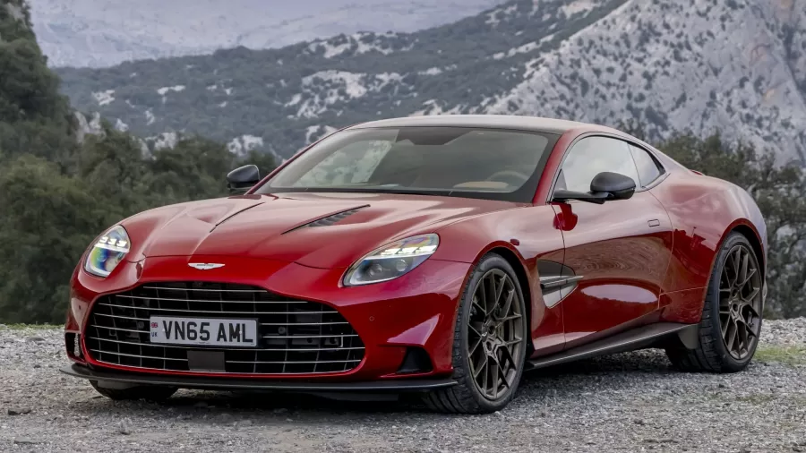 Aston martin vem atraindo clientes da Porsche: O que está por trás dessa mudança?
