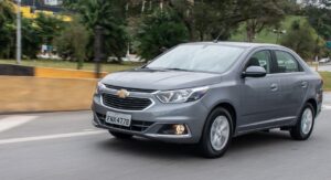 Chevrolet relança o Cobalt para competir com o Corolla