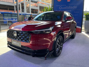 Honda HR-V 2026 vermelho lateral exterior facelift