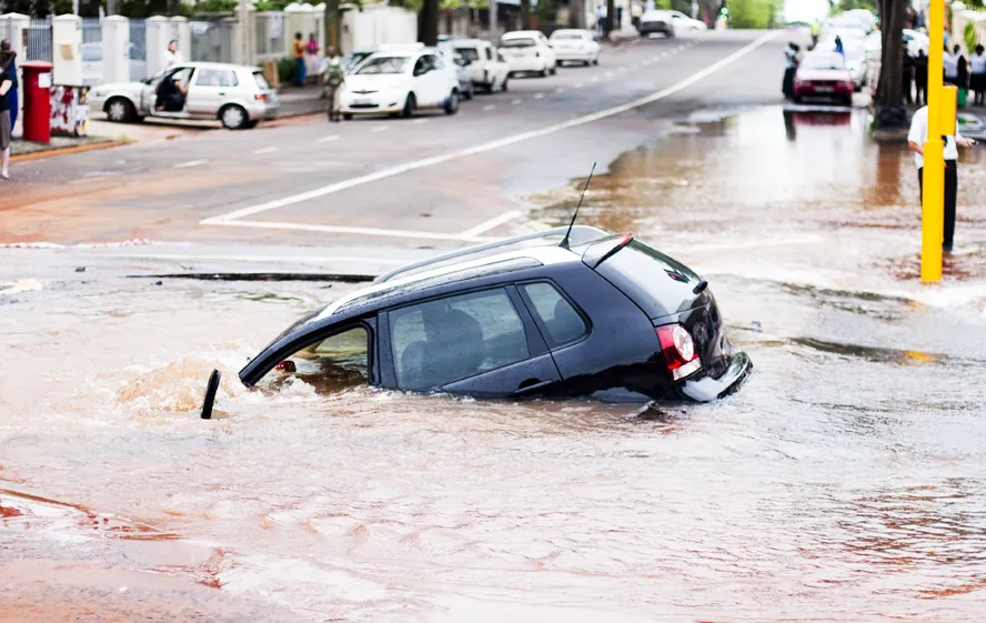 Como reconhecer um carro recuperado de enchente