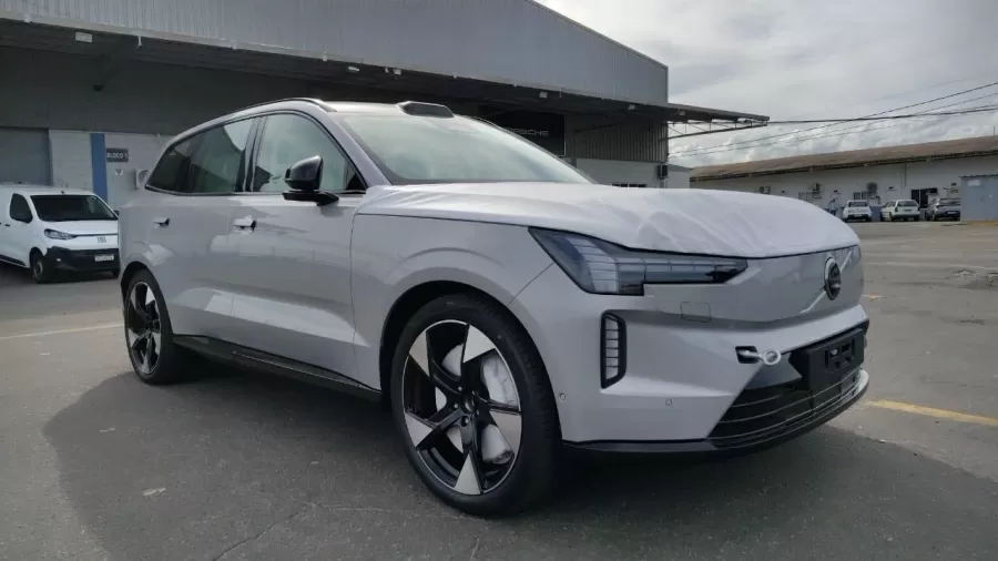 Volvo 100% elétrico: Novo SUV é flagrado no Brasil