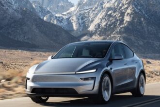 Grok nos carros da Tesla: Inteligência artificial de Elon Musk estreia em julho e promete revolucionar o setor automotivo