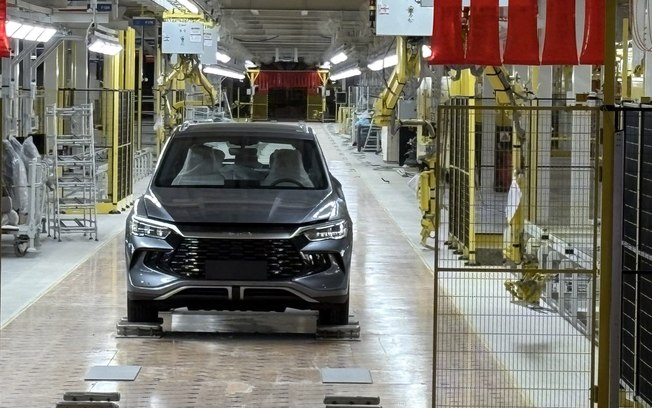 O Avanço Imparável da BYD no Mercado Brasileiro: Liderança, Produção Local e Revolução dos Carros Elétricos em 2025