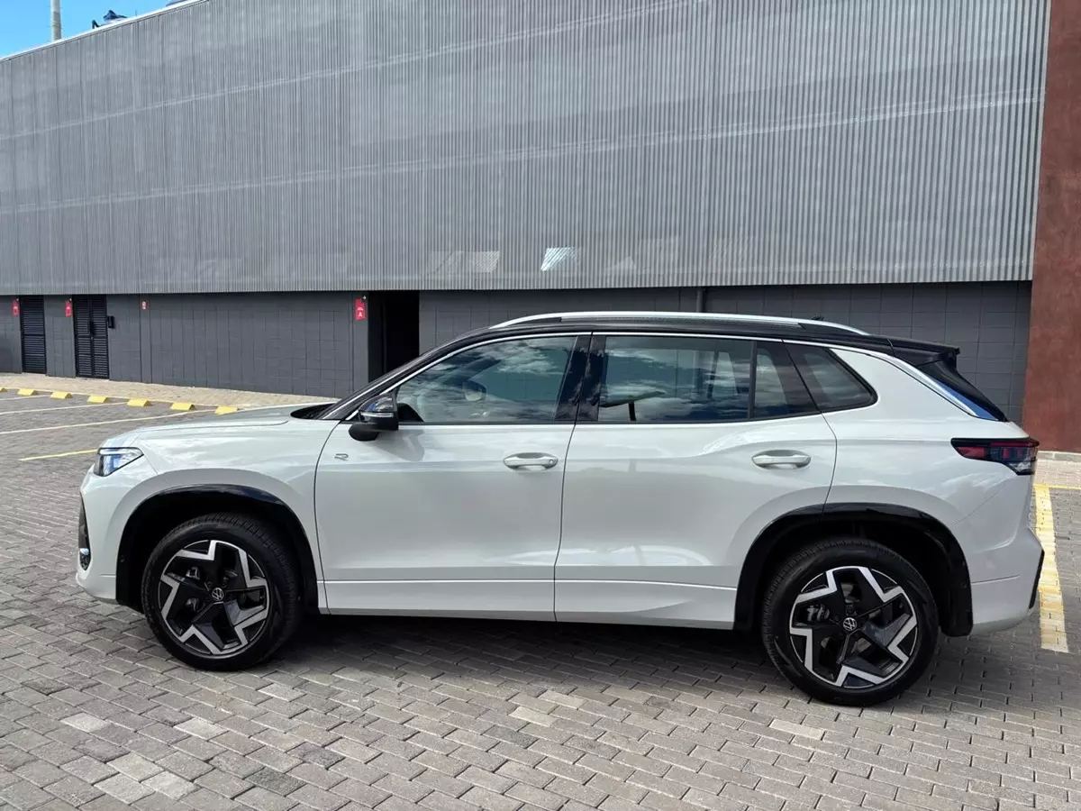 Tiguan R-Line vs Commander Blackhawk: preço e consumo