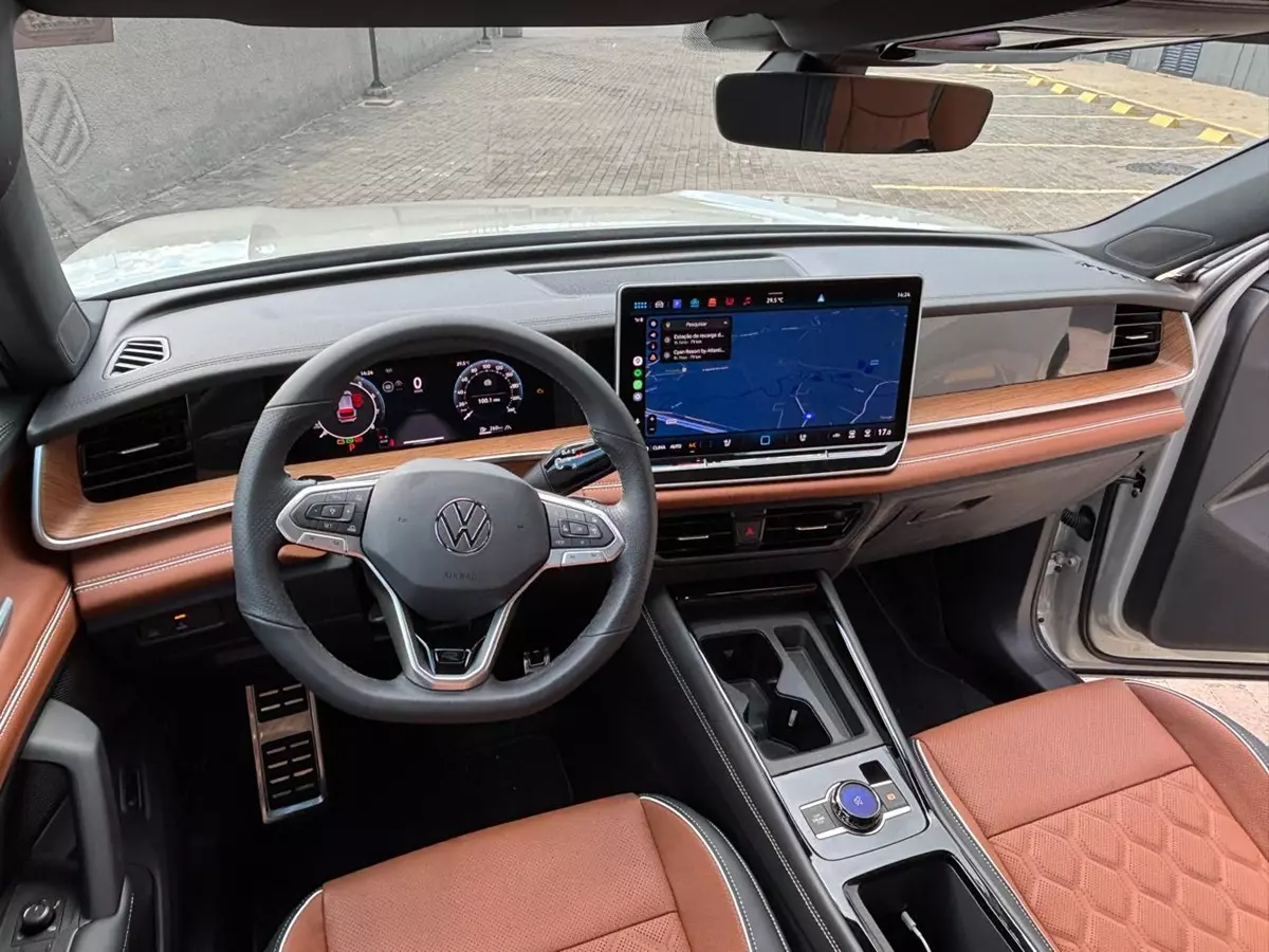 Tiguan R-Line vs Commander Blackhawk: preço e consumo