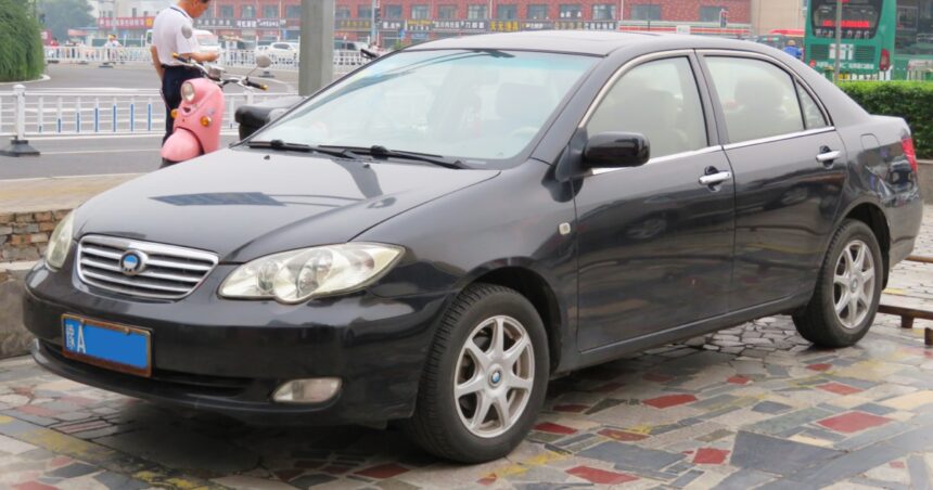 BYD F3 primeiro carro produzido pela BYD em 2005