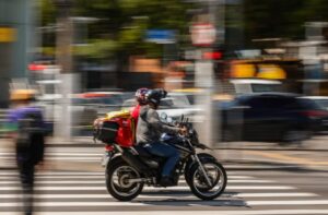Curso obrigatório para motociclistas SP: prazo e impacto