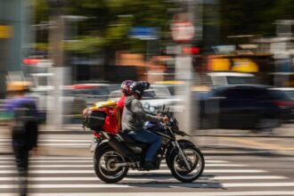 Curso obrigatório para motociclistas SP: prazo e impacto