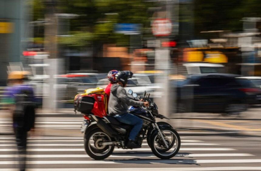 Curso obrigatório para motociclistas SP: prazo e impacto
