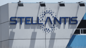 Stellantis corta bônus após prejuízo e afeta UAW Stellantis corta bônus após prejuízo e afeta UAW