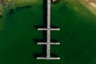 Vista aerea de Vitoria capital do Espirito Santo - consultar placa Detran ES