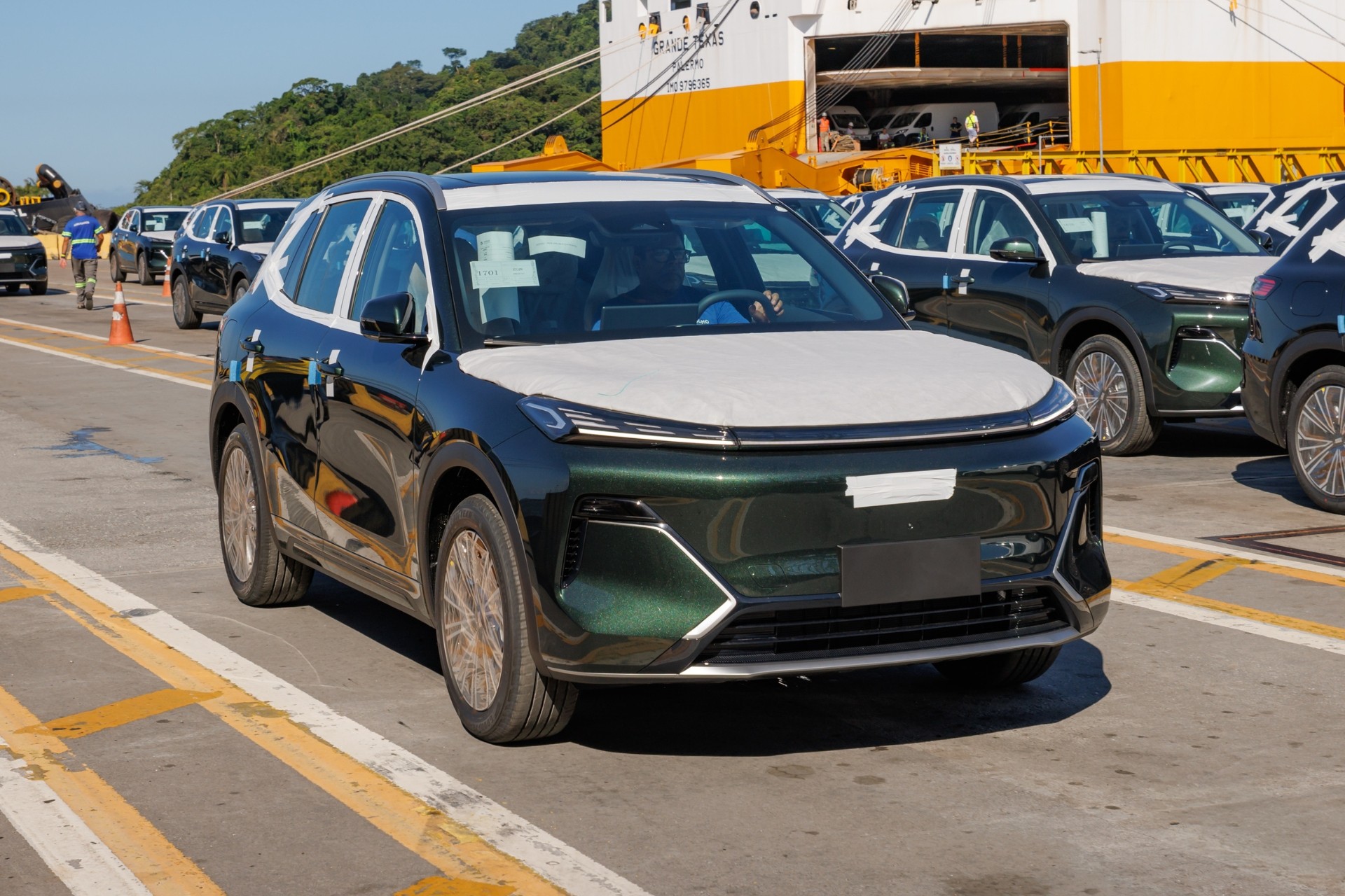 Geely EX5 EM-i: preço estimado e chegada em 2026