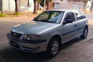 Volkswagen Gol G3 1.6 Mi Deejay 2003 prata vista frontal lateral