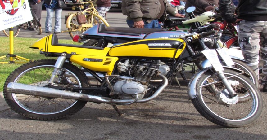 Honda: das motos aos carros — a história completa da marca no Brasil Honda CG 125 primeira moto Honda produzida no Brasil em 1976