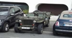 Jeep: da Segunda Guerra Mundial às ruas do Brasil — a história completa Jeep Willys MB original da Segunda Guerra Mundial origem da marca Jeep