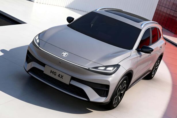 MG4 X elétrico com bateria semissólida — vista frontal em foto oficial de divulgação (China 2026)