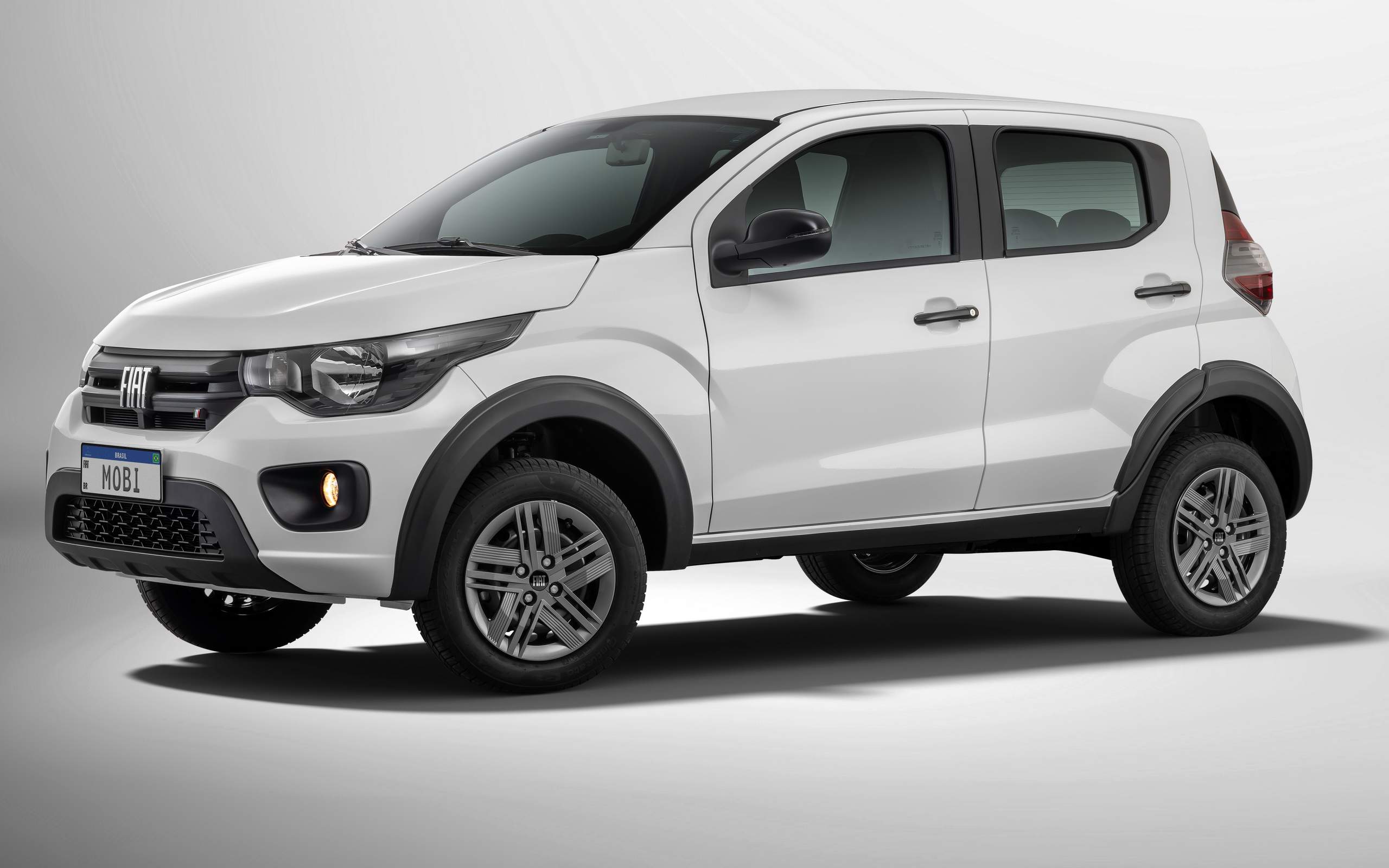 Painel do Fiat Mobi 2026 — central multimídia Uconnect 7" e instrumentos