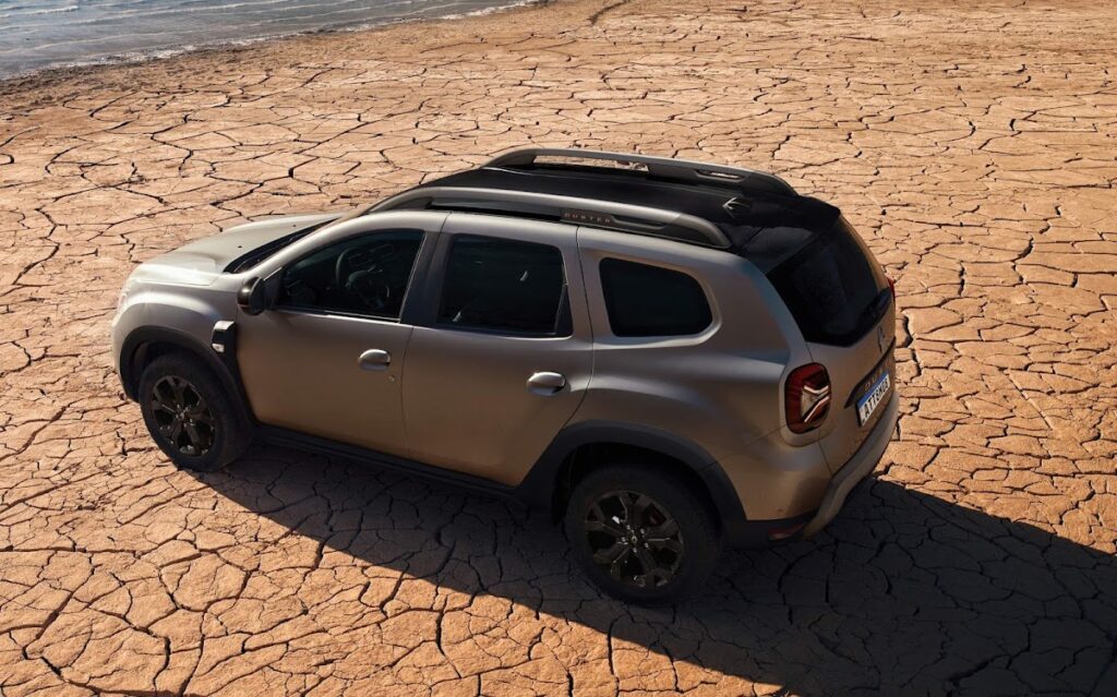 Renault Duster 2026 vista traseira com lanternas LED