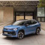 Novo Volkswagen Tiguan 2026 R-Line azul vista frontal lateral