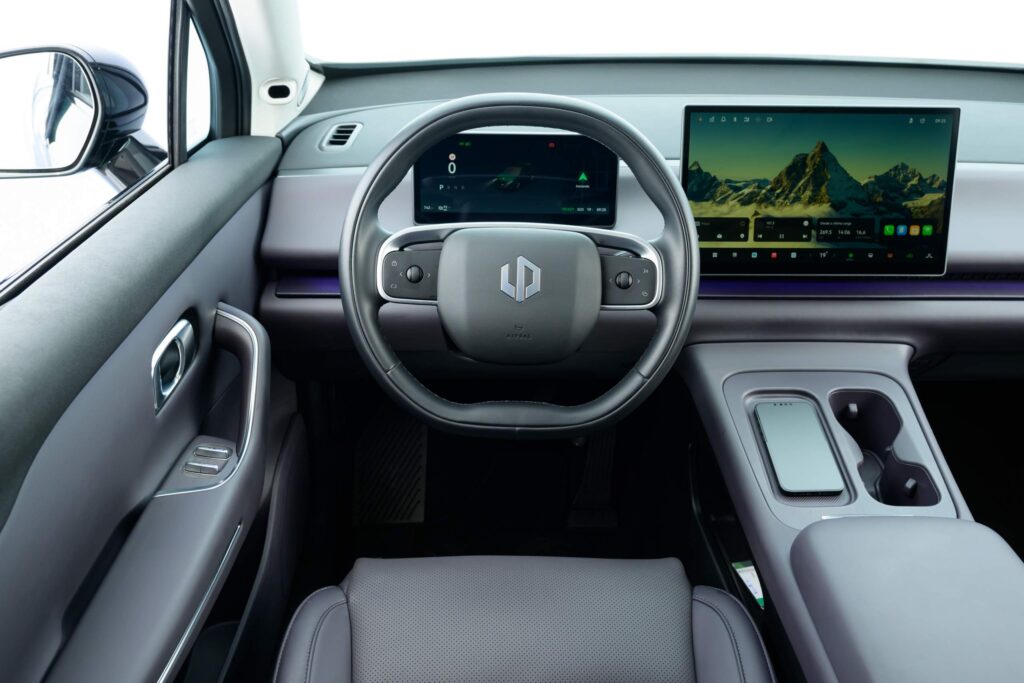 Leapmotor C10 REEV 2026: consumo real, ficha técnica, preço e vale a pena? Leapmotor C10 2026 vista traseira