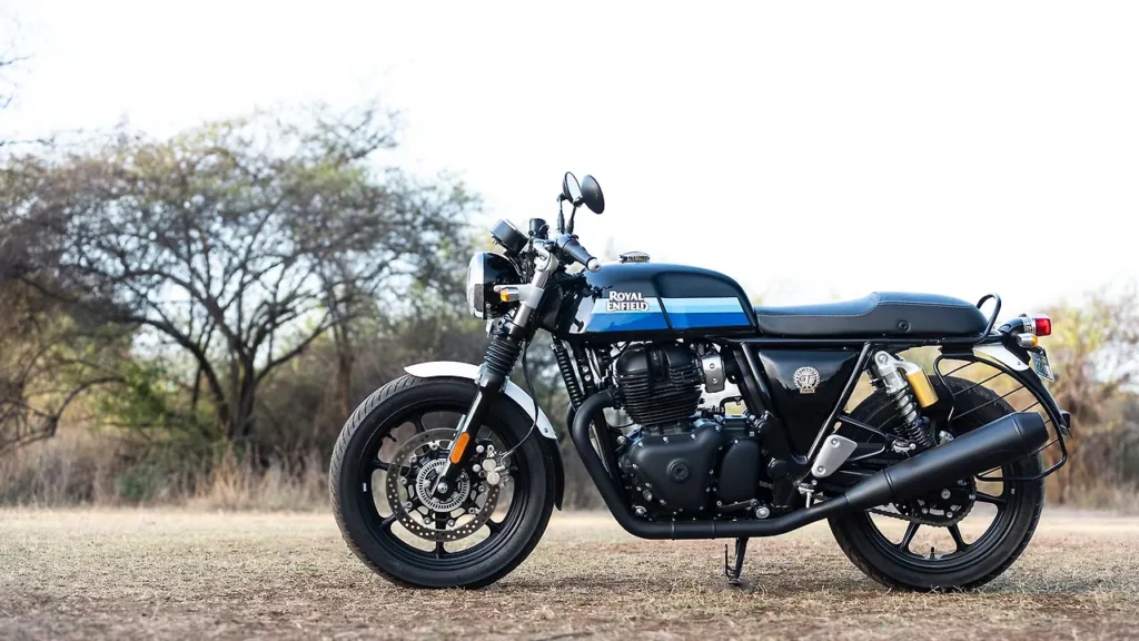 Royal Enfield Continental GT 650 posição de pilotagem café racer