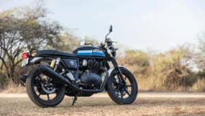 Royal Enfield Continental GT 650 2025 vista traseira