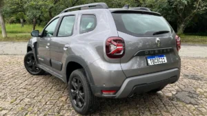 Renault Duster Iconic Plus 1.3 2026: review completo, preço e ficha técnica Renault Duster Iconic Plus 2026 azul, vista frontal