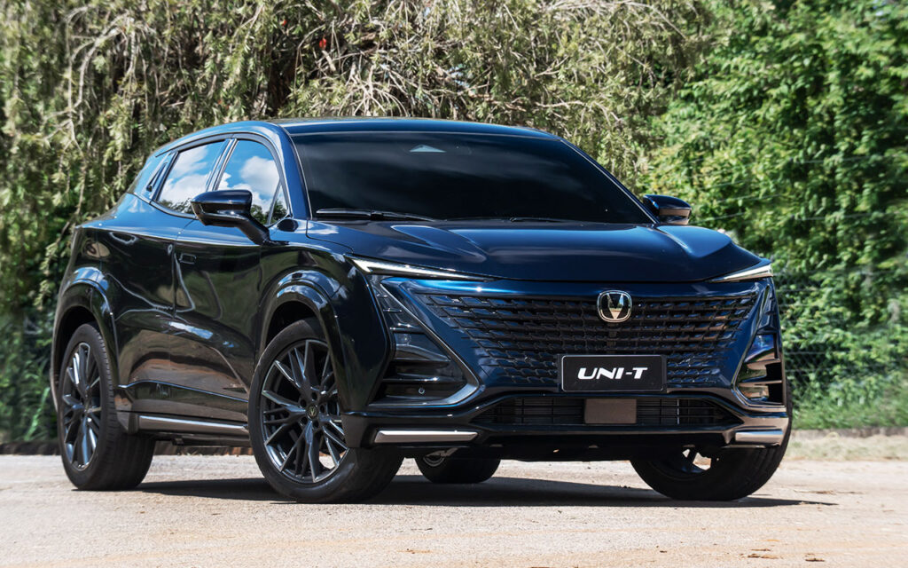 CAOA Changan UNI-T 2026 na cor Hyper Blue exclusiva