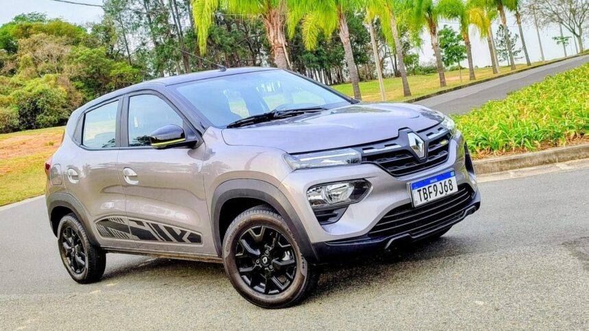Renault Kwid Zen 2026 cinza, vista frontal 3/4