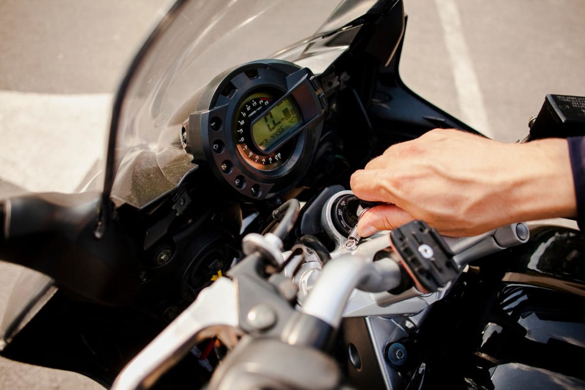 Vendas de motos em fevereiro de 2026: 171.508 emplacamentos