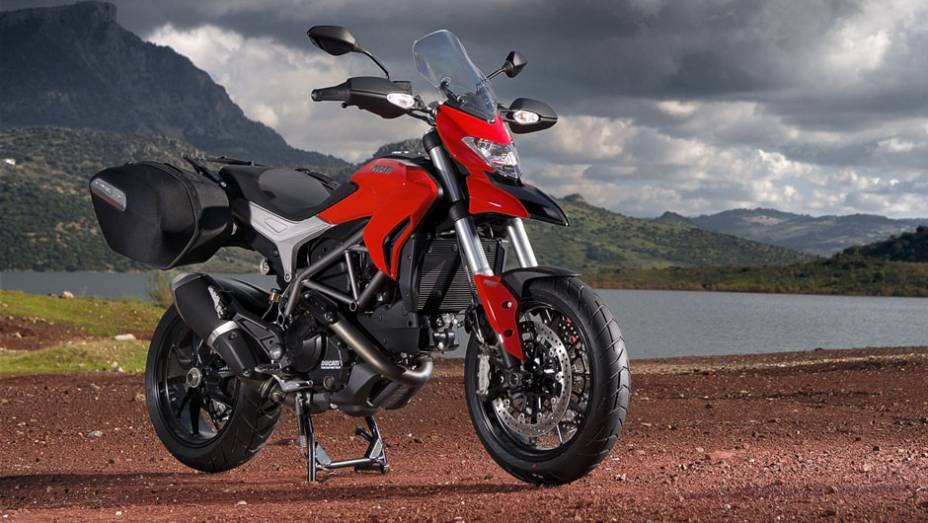 DUCATI HYPERSTRADA 821 — Ilustração