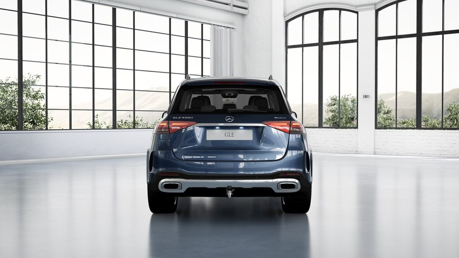 Traseira do Mercedes GLE 450 d AMG Line reforça a proposta sofisticada do SUV lançado por R$ 784.900.
