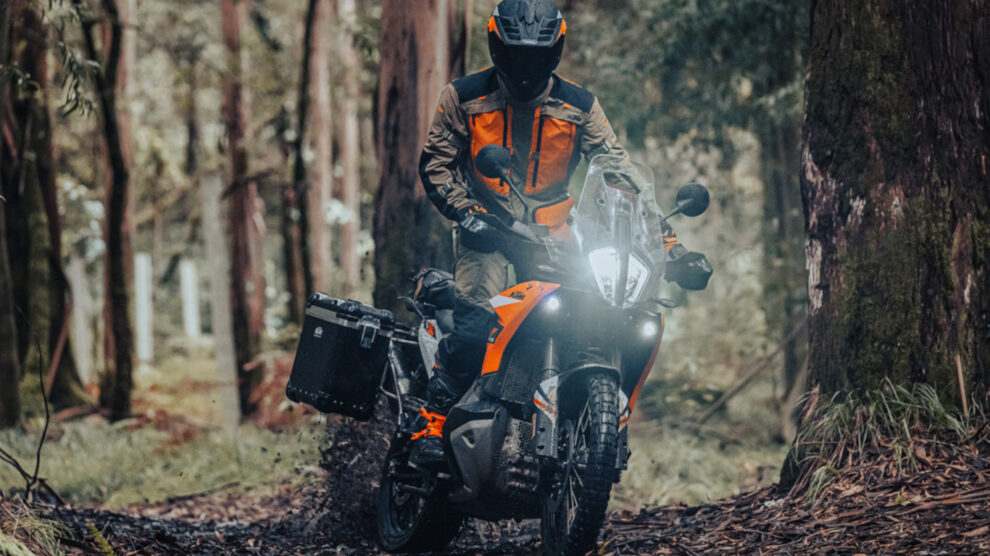 KTM 890 SMT — Ilustração