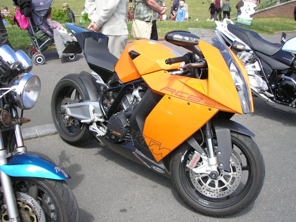 KTM 1190 RC8 — Ilustração