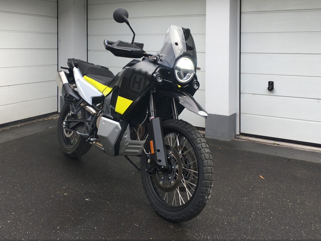 HUSQVARNA NORDEN 901  — Ilustração