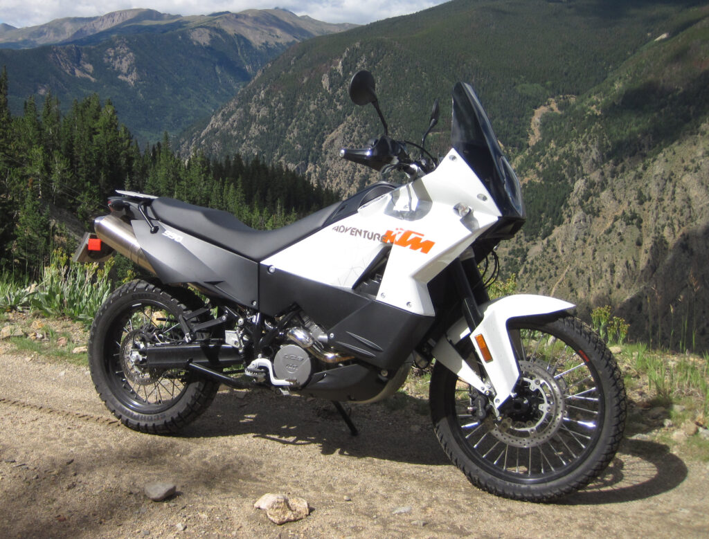 KTM 990 DUKE — Ilustração