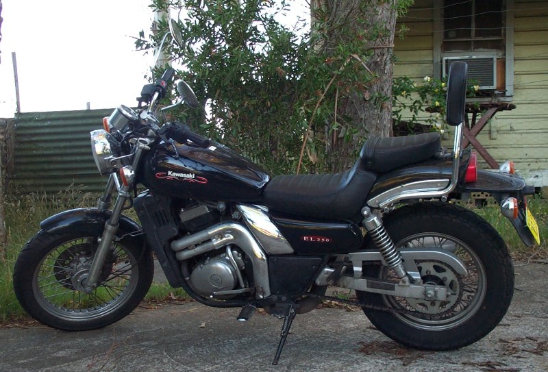 KAWASAKI ELIMINATOR 500 SE — Ilustração