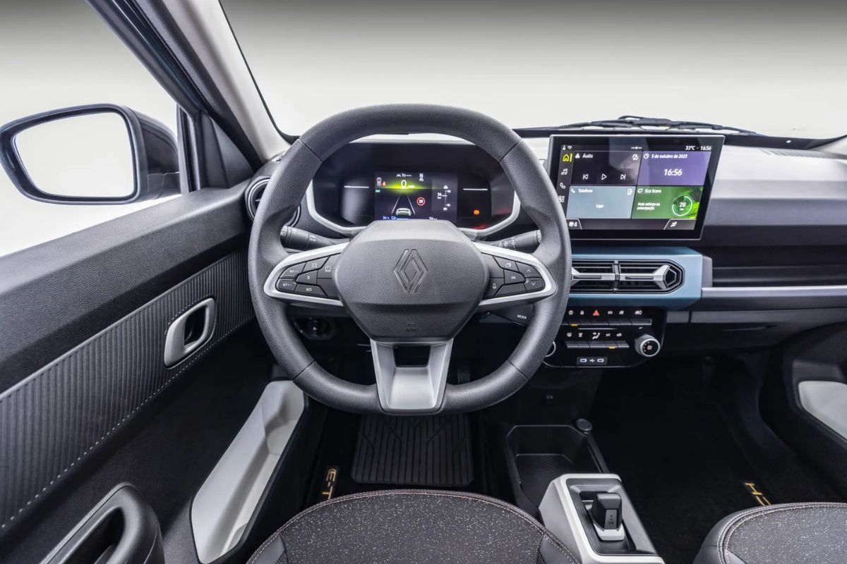 Kwid E-Tech some das lojas: Preço e motivo real