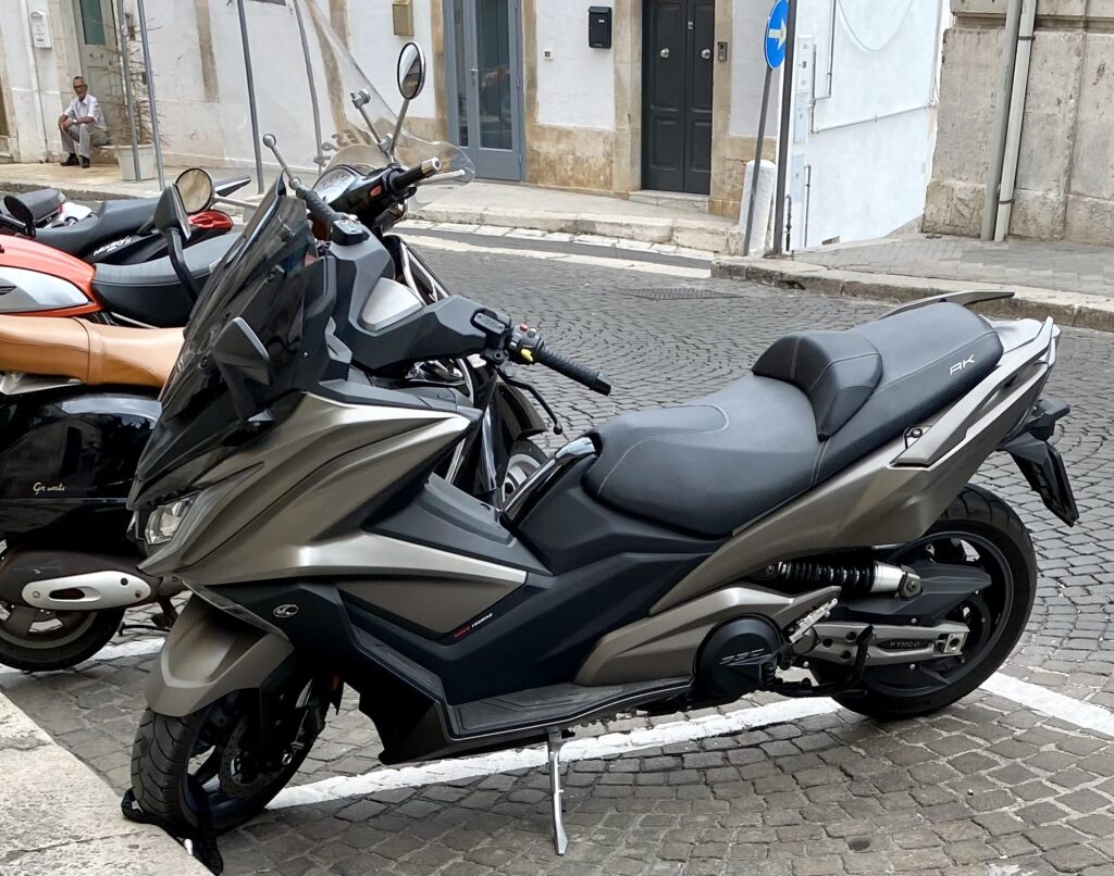KYMCO AK 550i ABS — Ilustração