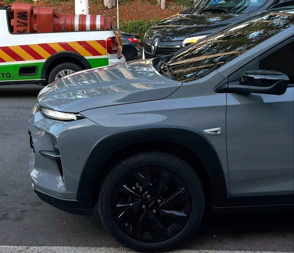 Novo Chevrolet Sonic 2027 - close lateral dianteira esquerda