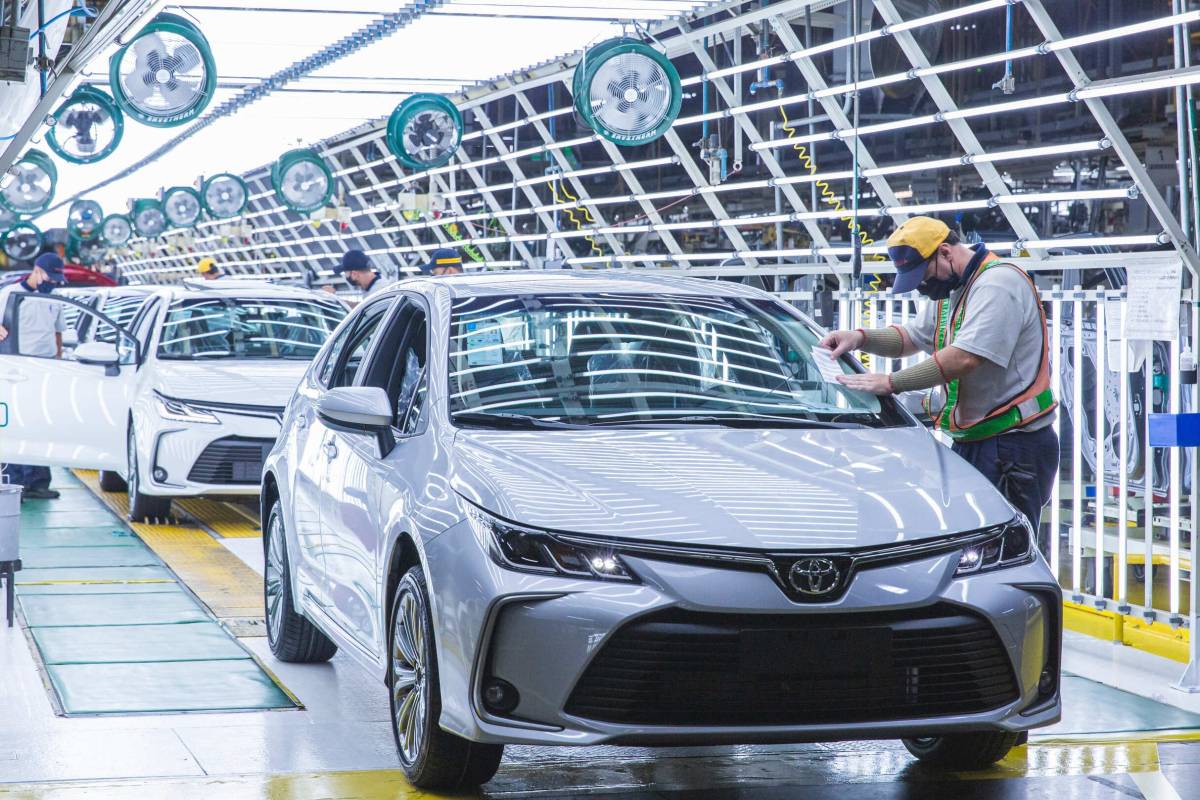 Toyota acelera reação à BYD: Pressão chinesa muda estratégia
