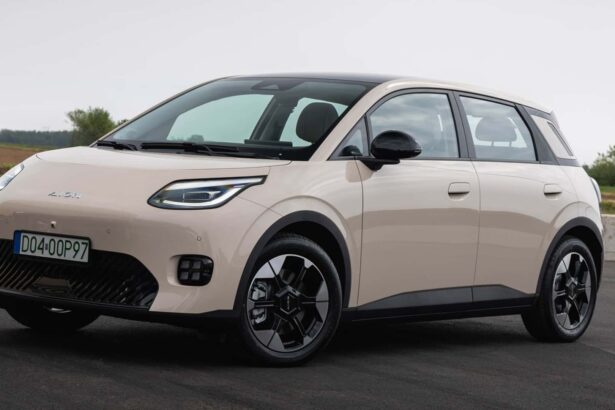 Já conhecemos: GAC Aion UT é maior e mais potente que Dolphin: Primeira Impressão